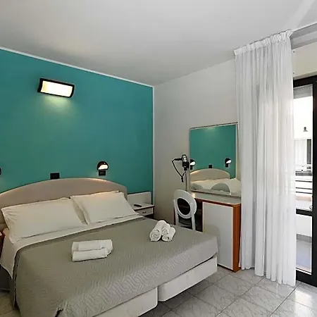 Criniera D'oro Otel Rimini